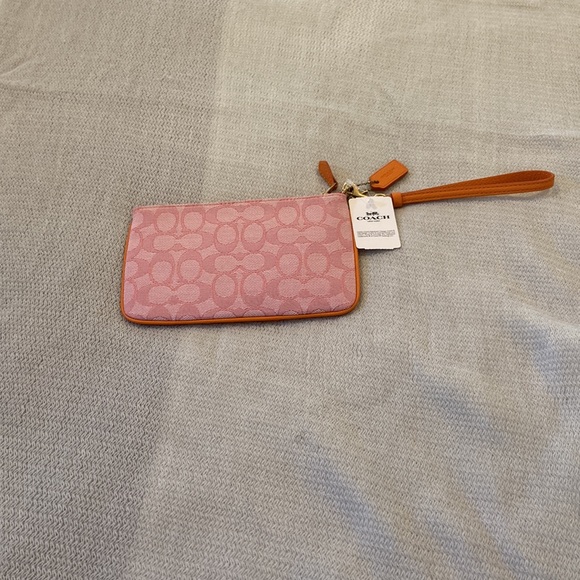 Coach Wristlet NWT - Picture 2 of 2
